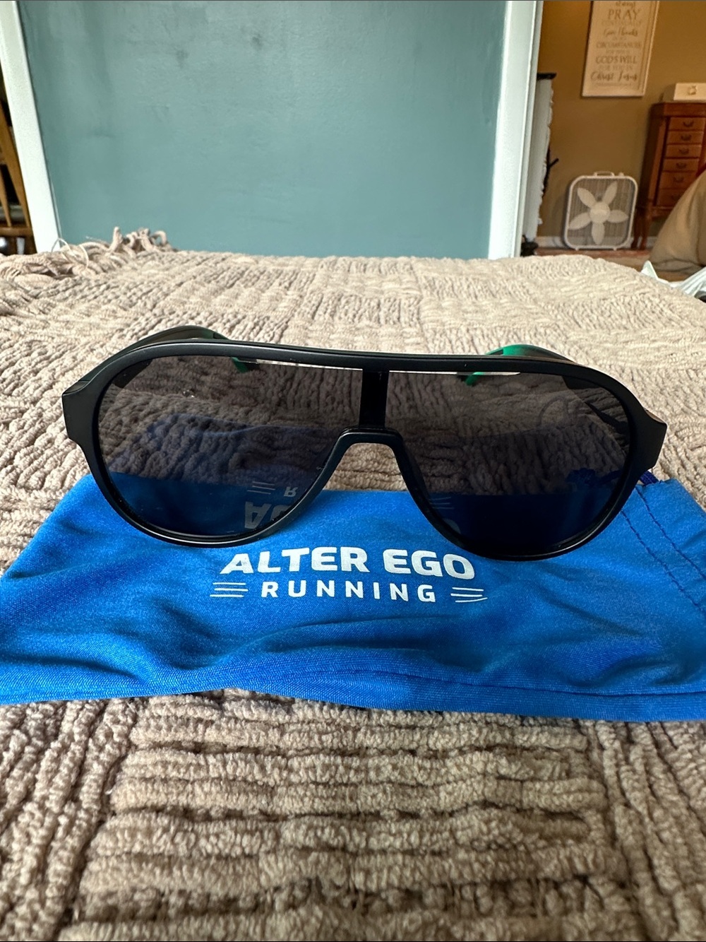 Black Men's Performance Sunglasses